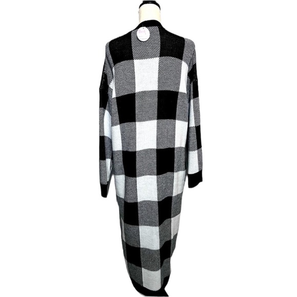 Long Pocketed Heavy Cardigan - Picture 2 of 4